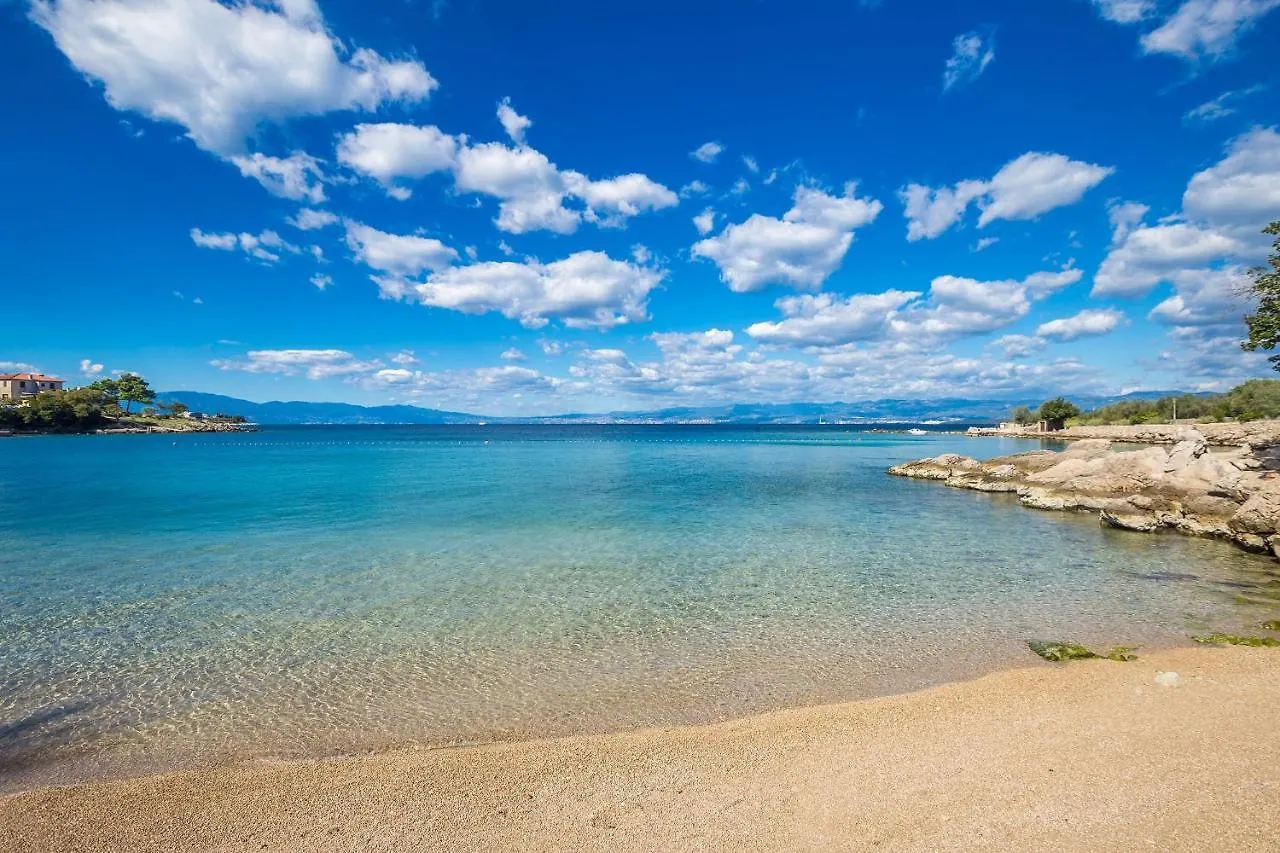 Apartments By The Sea Vantacici, Krk - 19279 Malinska 0*,