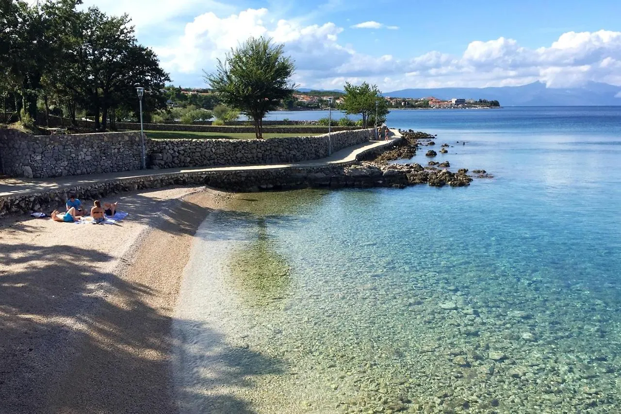 Apartments By The Sea Vantacici, Krk - 19279 Malinska
