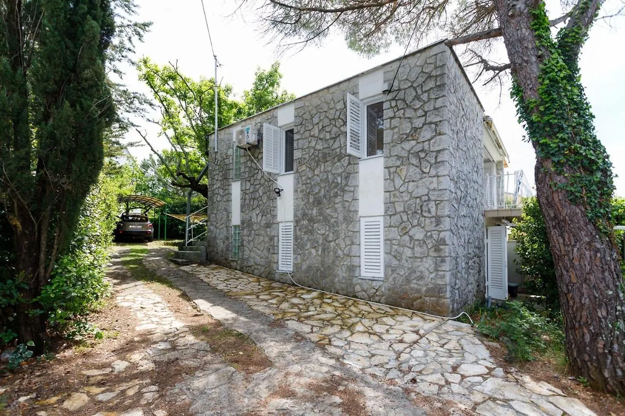 Apartments By The Sea Vantacici, Krk - 19279 Malinska 0*,  Croatia